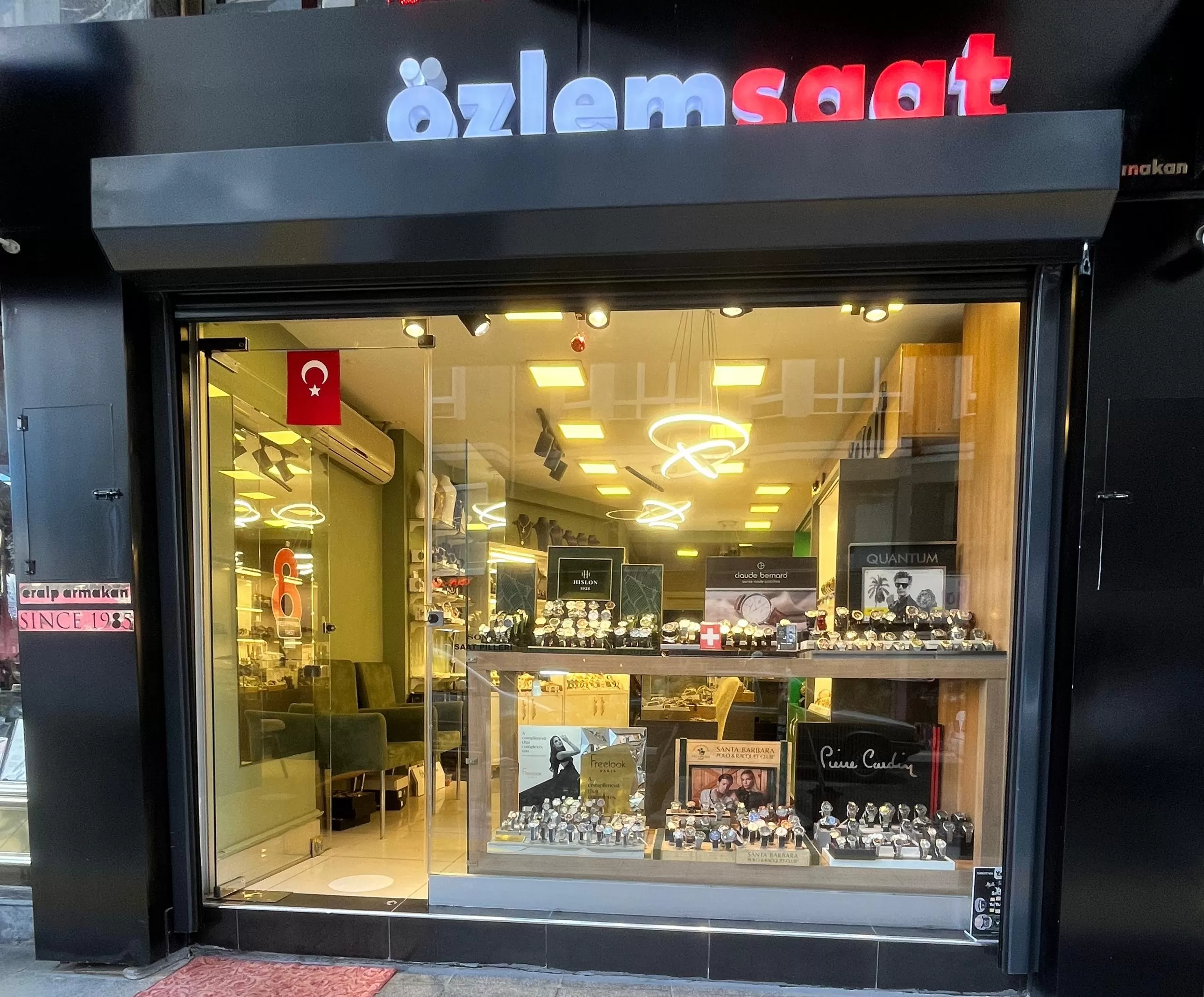 Özlem Saat Galerisi 